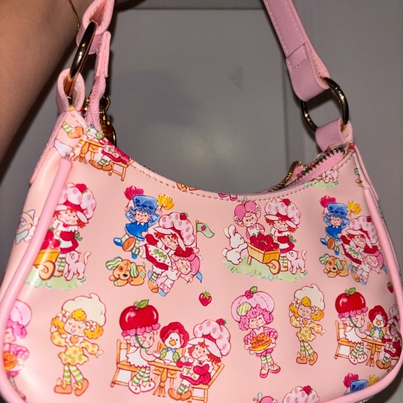 CakeWorthy Scented StrawBerry ShortCake Purse - Picture 2 of 5